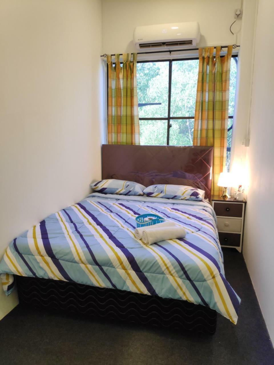 Ez Lodgings Kampong Gadong 外观 照片