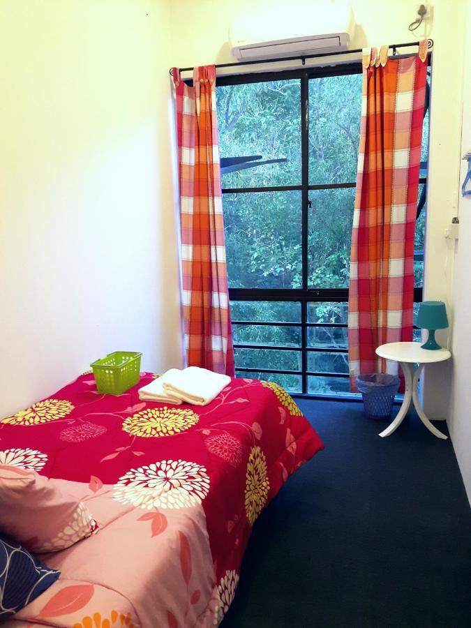 Ez Lodgings Kampong Gadong 外观 照片